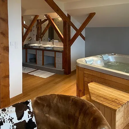 Les Hauts De La Piquante Pierre *